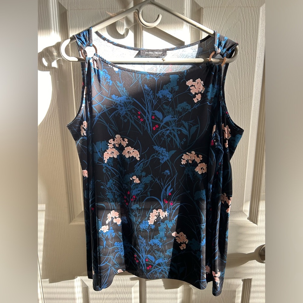 Ivanka Trump women’s blouse
